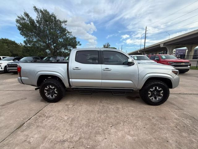 2022 Toyota Tacoma Double Cab - Image 11
