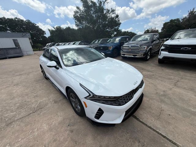 2023 Kia K5 - Image 4