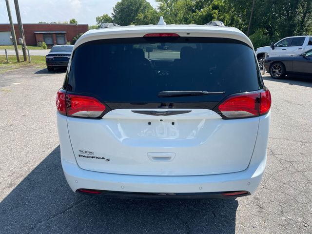 2020 Chrysler Pacifica - Image 4