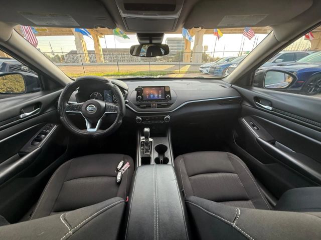 2022 Nissan Altima - Image 14