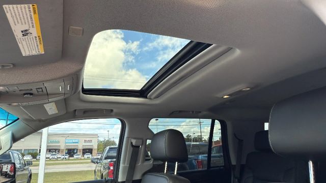 2019 Chevrolet Tahoe - Image 2