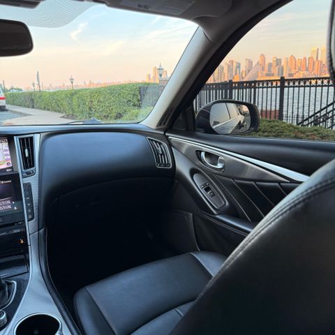 2016 Infiniti Q50 3.0t Premium Sedan 4d - Image 36