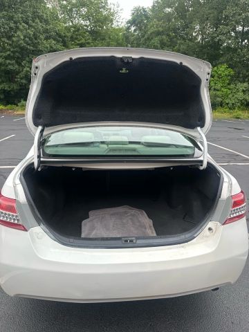 2010 Toyota Camry Le Sedan 4d - Image 16