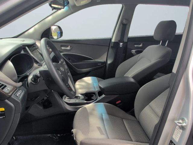 2017 Hyundai Santa Fe - Image 9
