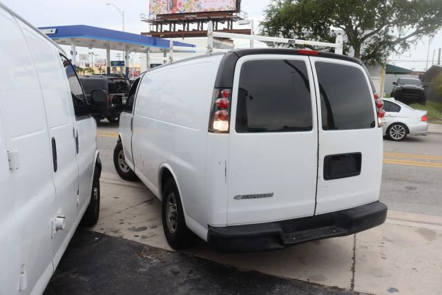 2008 Chevrolet Express 1500 Cargo - Image 9
