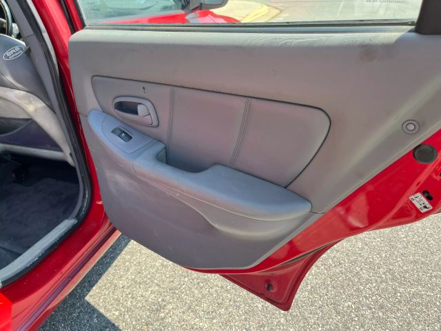 2004 Hyundai Elantra - Image 47