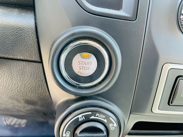 2021 Nissan Titan Crew Cab - Image 35