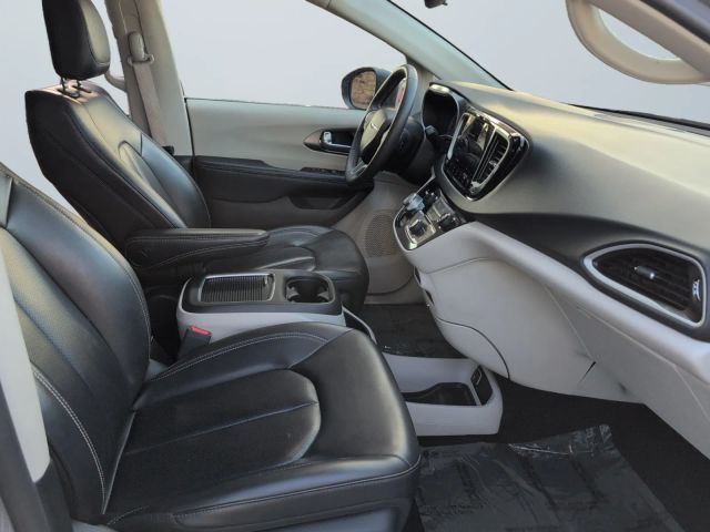 2023 Chrysler Pacifica - Image 15