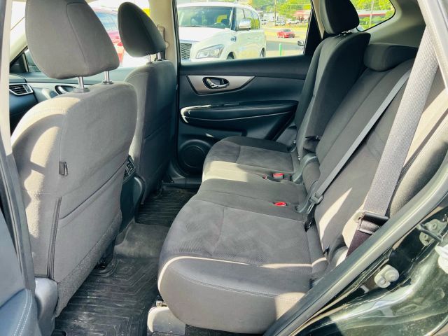 2016 Nissan Rogue - Image 22