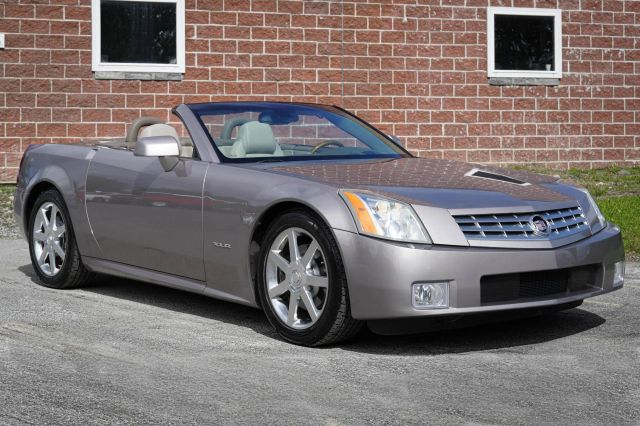 2004 Cadillac Xlr - Image 1