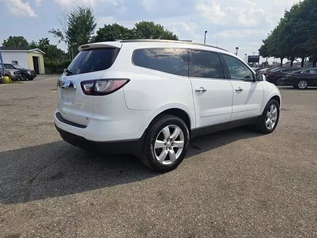 2017 Chevrolet Traverse - Image 3
