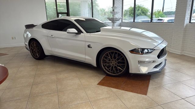 2019 Ford Mustang - Image 6