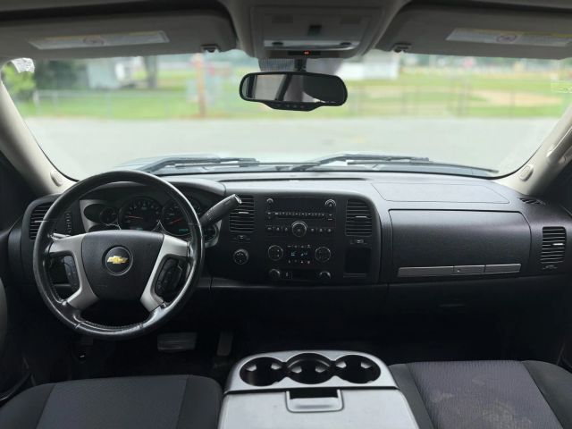 2013 Chevrolet Silverado 2500 Hd Extended Cab Lt Pickup 4d 6 1/2 Ft - Image 13