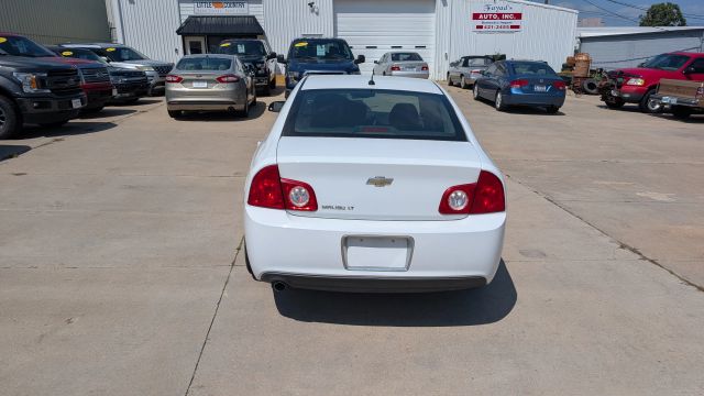 2010 Chevrolet Malibu Lt Sedan 4d - Image 4