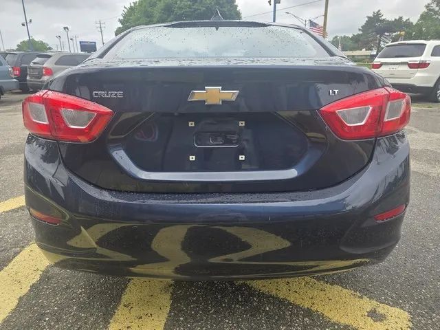 2016 Chevrolet Cruze - Image 3