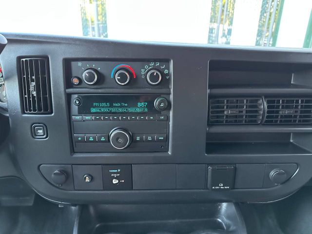 2017 Chevrolet Express 2500 Cargo - Image 23