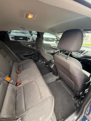 2019 Chevrolet Malibu - Image 17