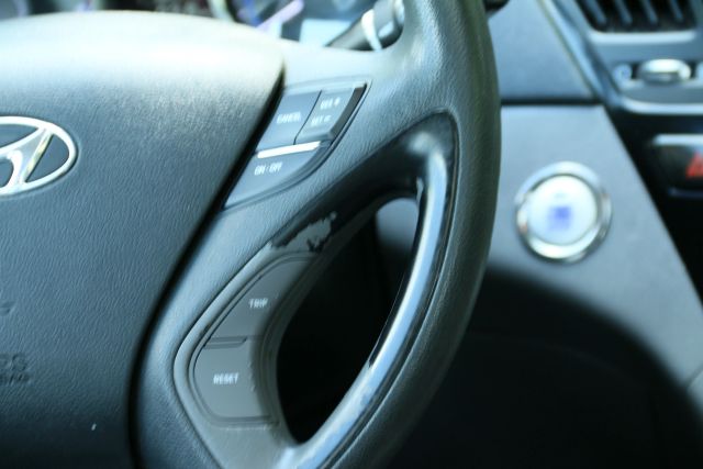2013 Hyundai Sonata - Image 36