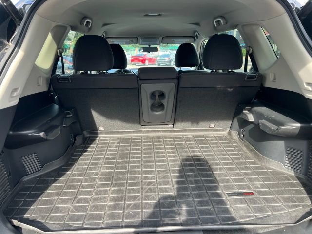 2016 Nissan Rogue - Image 18