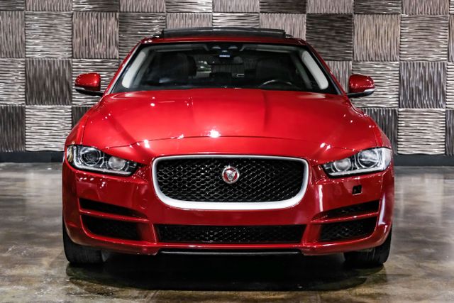 2017 Jaguar Xe Xe 20d Prestige Sedan 4d - Image 6