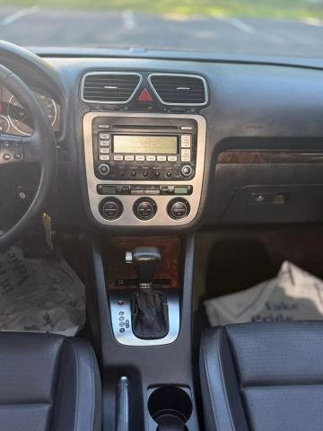 2009 Volkswagen Eos Lux Convertible 2d - Image 18