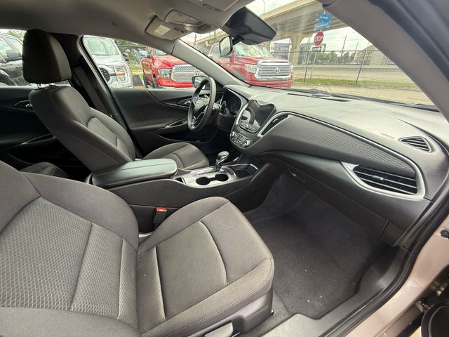 2024 Chevrolet Malibu - Image 15
