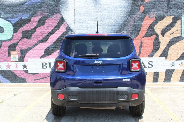 2018 Jeep Renegade - Image 16