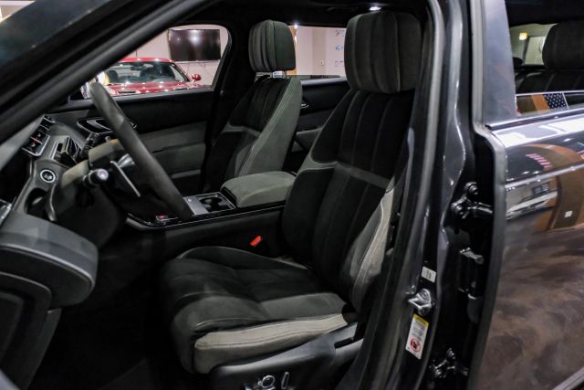 2018 Land Rover Range Rover Velar R-dynamic Hse Sport Utility 4d - Image 4