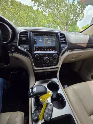 2014 Jeep Grand Cherokee - Image 19