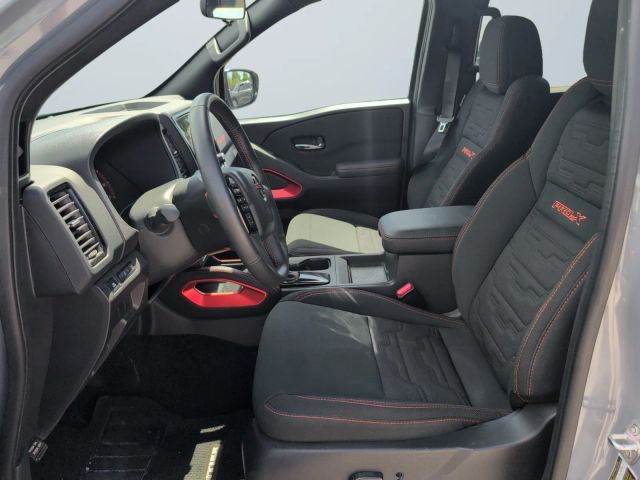 2024 Nissan Frontier Crew Cab - Image 9