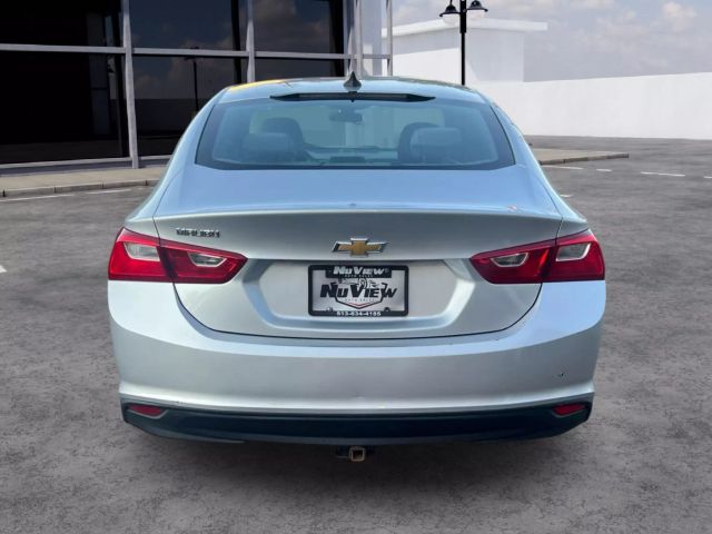 2016 Chevrolet Malibu - Image 4