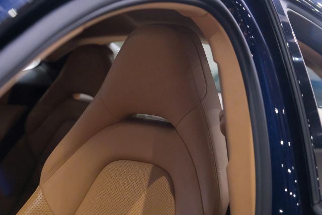 2018 Porsche Panamera 4s Sedan 4d - Image 31