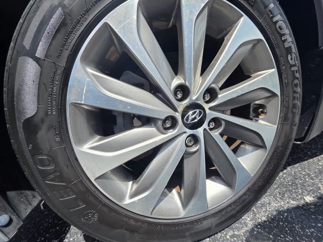 2017 Hyundai Sonata - Image 21