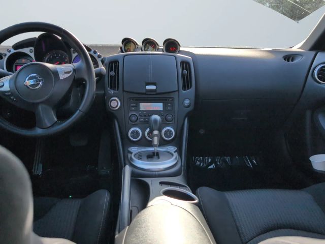 2017 Nissan 370z - Image 11