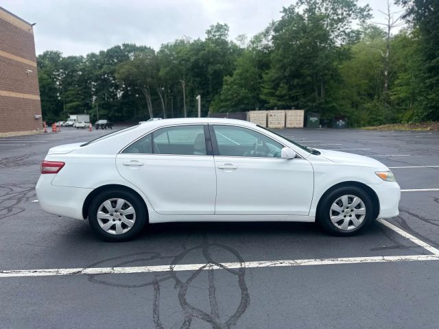 2010 Toyota Camry Le Sedan 4d - Image 4