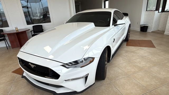 2019 Ford Mustang - Image 16