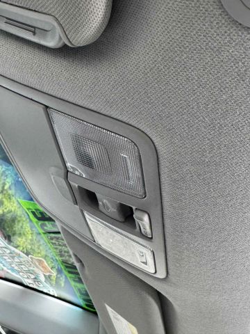 2011 Hyundai Elantra - Image 25