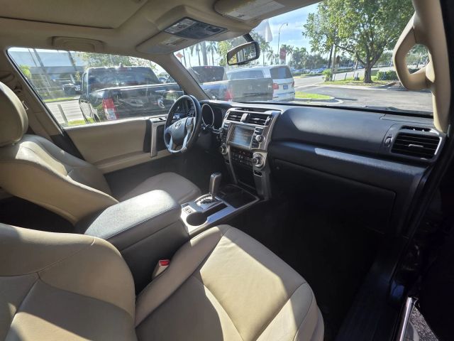 2013 Toyota 4runner - Image 16