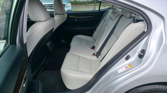 2013 Lexus Es - Image 20