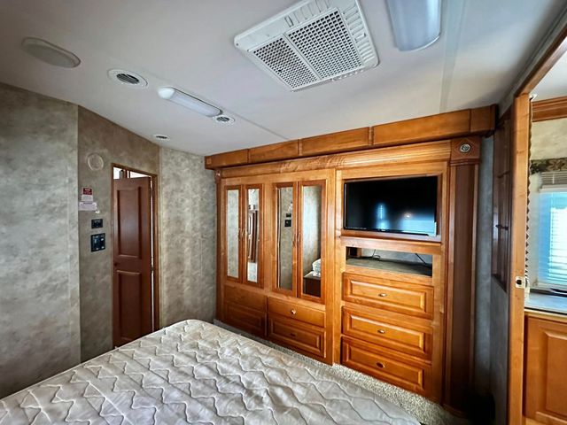 2009 Gulf Stream Tour Master Series - Image 4