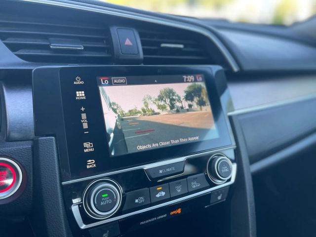 2017 Honda Civic - Image 19