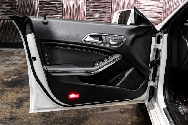 2017 Mercedes-benz Cla Cla 250 4matic Coupe 4d - Image 37
