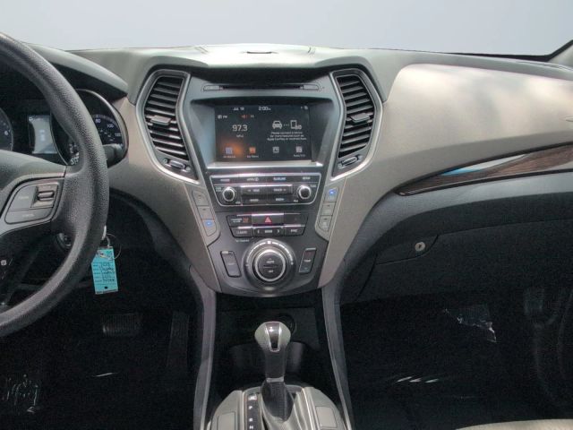 2017 Hyundai Santa Fe - Image 11