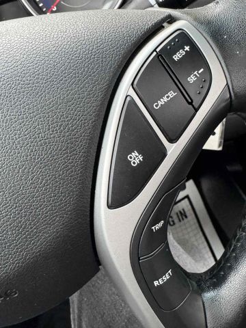 2011 Hyundai Elantra - Image 28