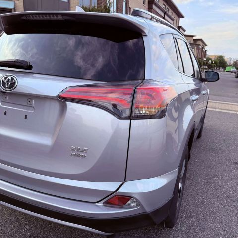 2017 Toyota Rav4 Xle Sport Utility 4d - Image 14