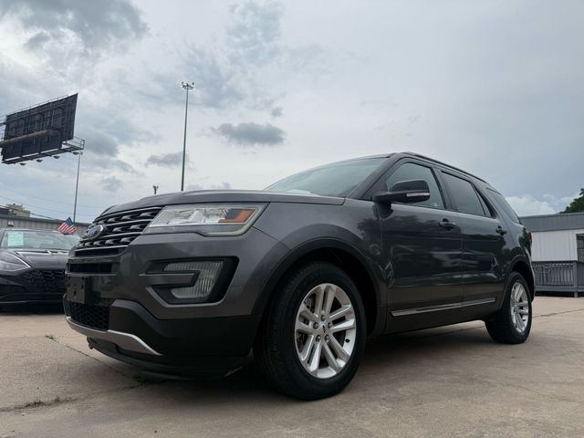 2017 Ford Explorer - Image 2