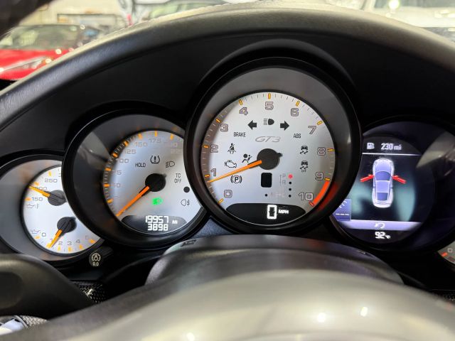 2015 Porsche 911 - Image 88