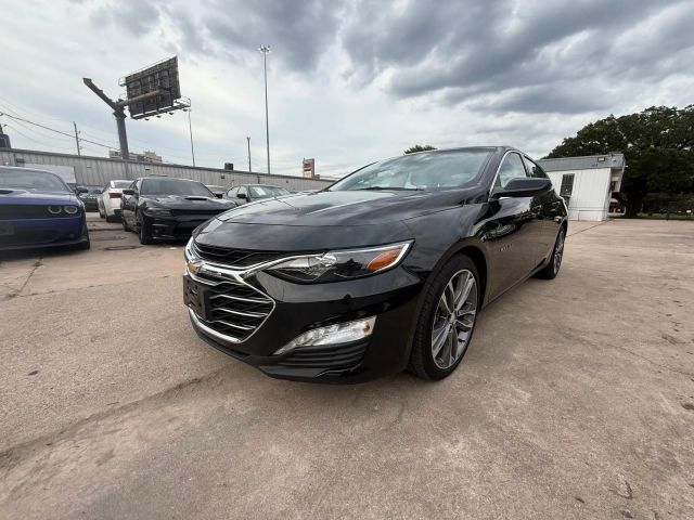 2022 Chevrolet Malibu - Image 2