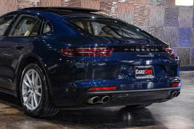 2018 Porsche Panamera 4s Sedan 4d - Image 14