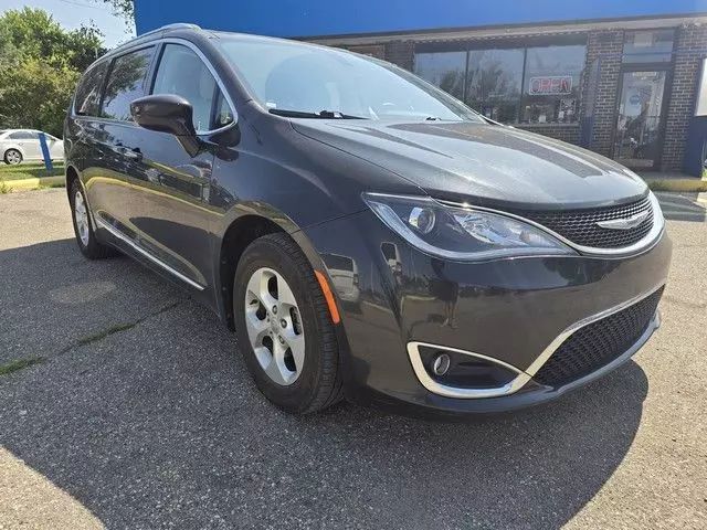 2017 Chrysler Pacifica - Image 1